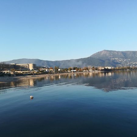 דאסיה Stathis Apartments מראה חיצוני תמונה