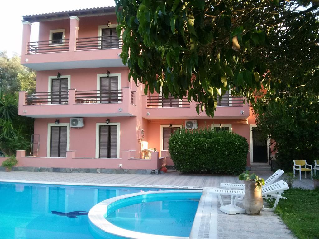 דאסיה Stathis Apartments מראה חיצוני תמונה