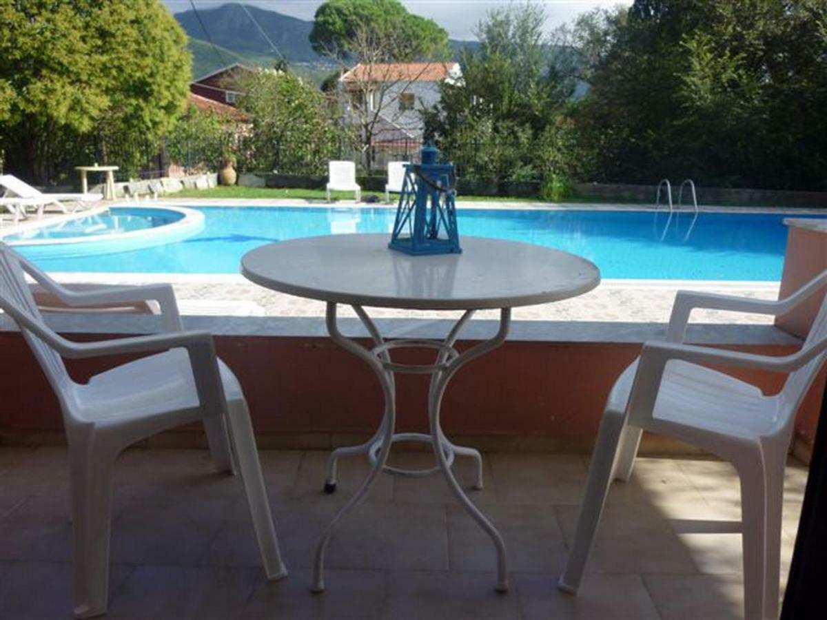 דאסיה Stathis Apartments מראה חיצוני תמונה