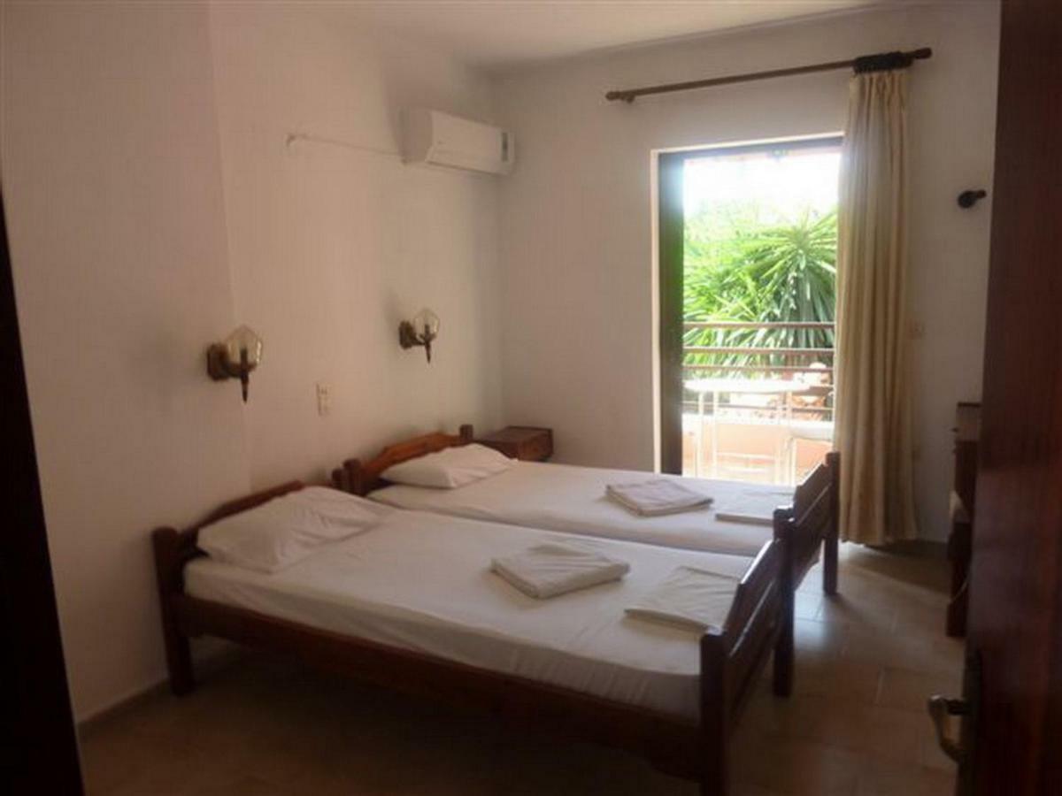 דאסיה Stathis Apartments מראה חיצוני תמונה