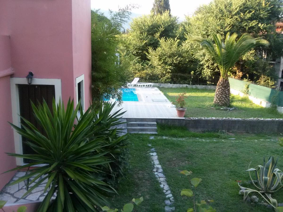 דאסיה Stathis Apartments מראה חיצוני תמונה