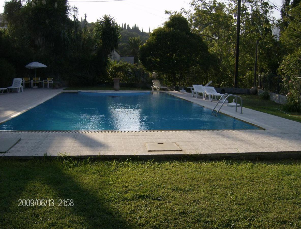 דאסיה Stathis Apartments מראה חיצוני תמונה